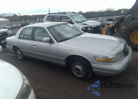 1997 Mercury Grand Marquis Gs z USA, uszkodzony, nr VIN 2MELM74W1VX658734